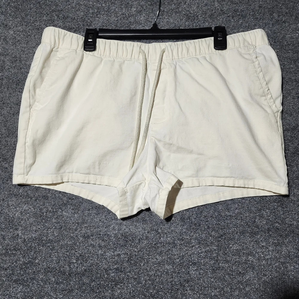 Asos design women's shorts size 2XL cream elastic waist